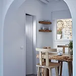 Mykonos Waves House & Aparthotel 4*