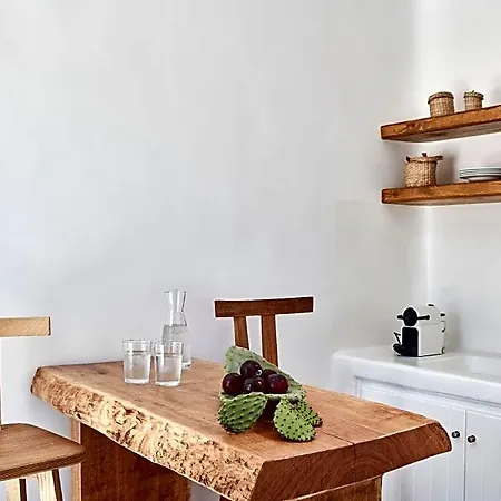 Mykonos Waves House & Aparthotel 4*